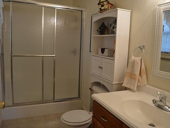 4th image of 839 Davis Blvd