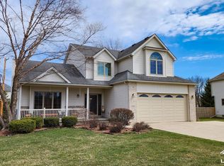 2952 E Country Ln, Monroe, MI 48162