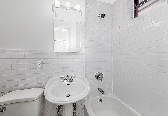 4th image of 443 E 78th St #5E