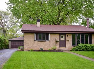 900 Noel Dr, Mundelein, IL