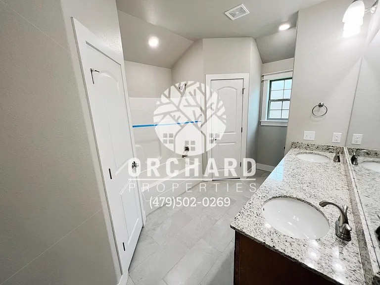 1011 Trailwood St — Photo 8