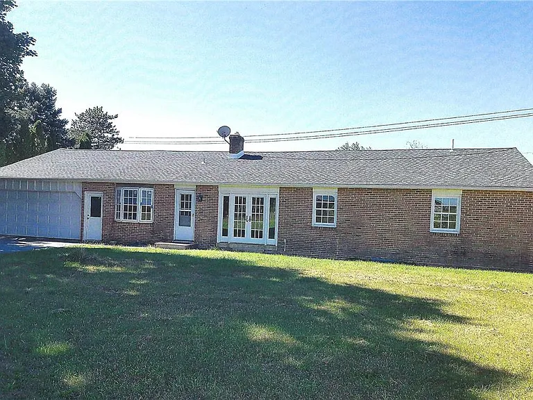 2367 Route 100 — Photo 1