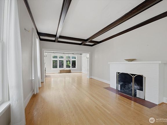4th image of 1532 5th Avenue W