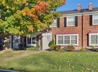 56 Hickory Hill Rd, Amherst, NY 14221