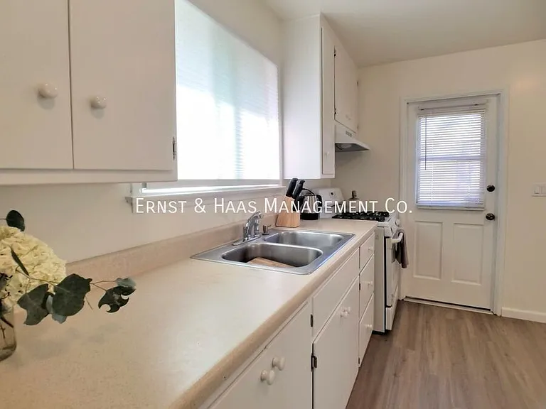 3080 Palo Verde Ave — Photo 10
