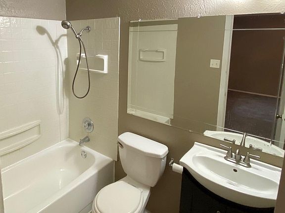 3rd image of 5405 Prince Dr
