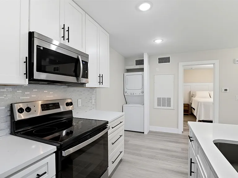 2592 Grassy Point Dr #106 — Photo 9