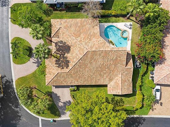 4th image of 6487 NW 99th Ave