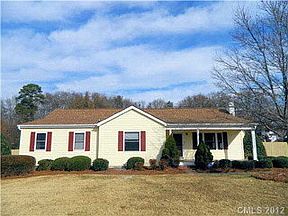 2nd image of 1222 N New Hope Rd