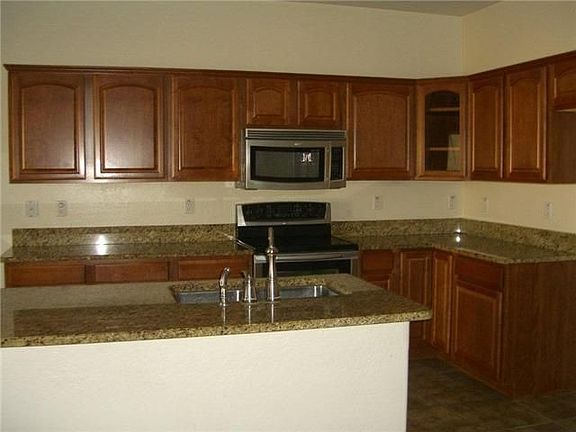 5th image of 4627 N 111th Dr