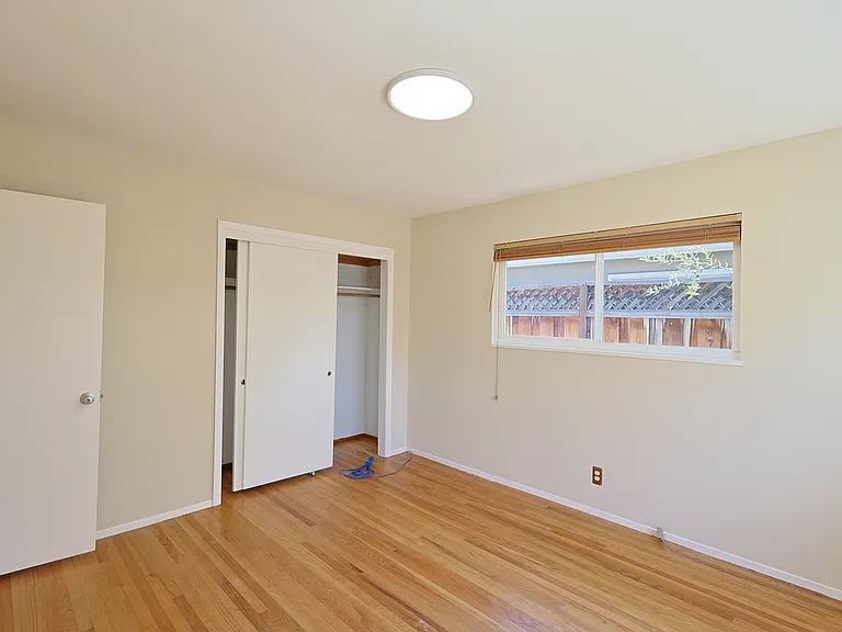 1672 Nightingale Ave — Photo 3