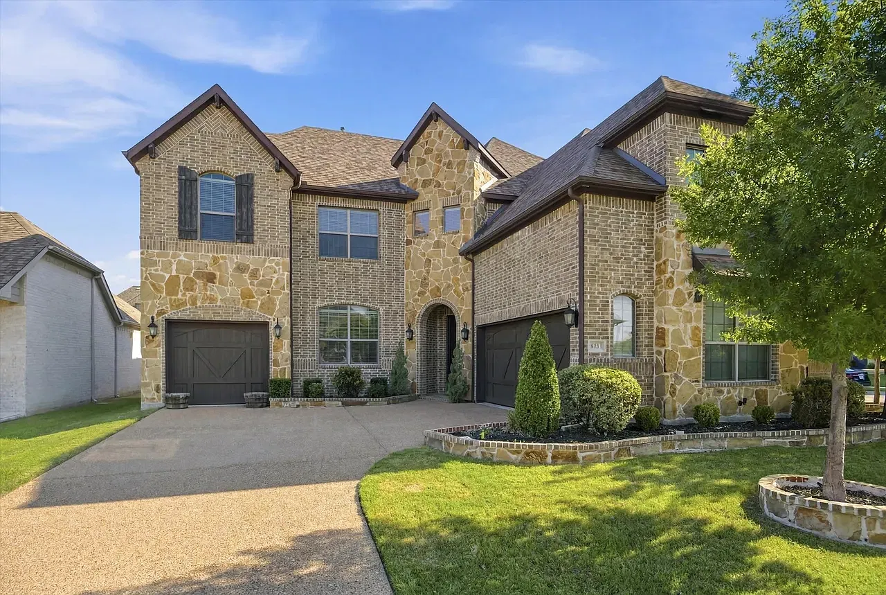 4 bed, 3.5 bath, 3533 sqft, $4,200 — Photo 1