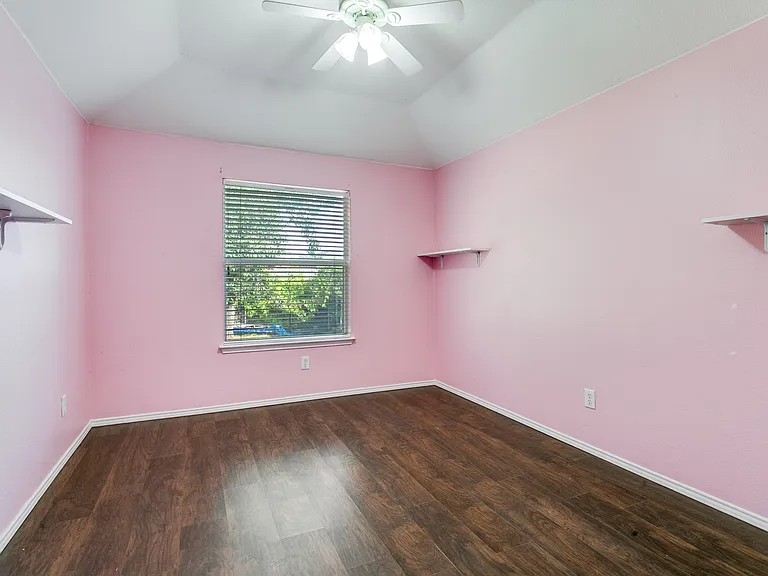 2408 Graystone Ln — Photo 16