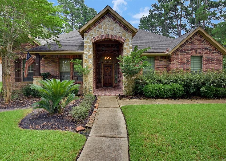 1st image of 914 Monarch Oak Dr