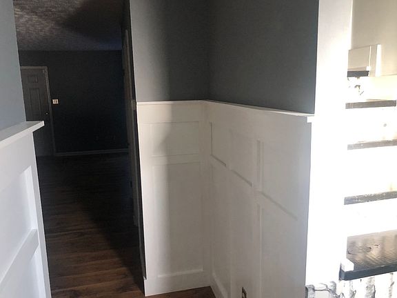 3rd image of 670 Shadywood Ln