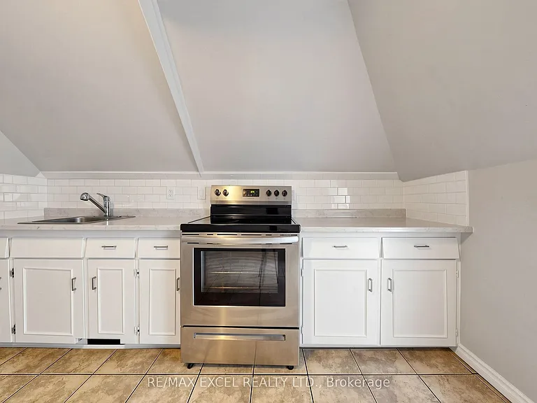 259 Victoria Ave N #3 — Photo 4
