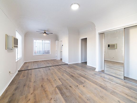 3rd image of 205 N Berendo St