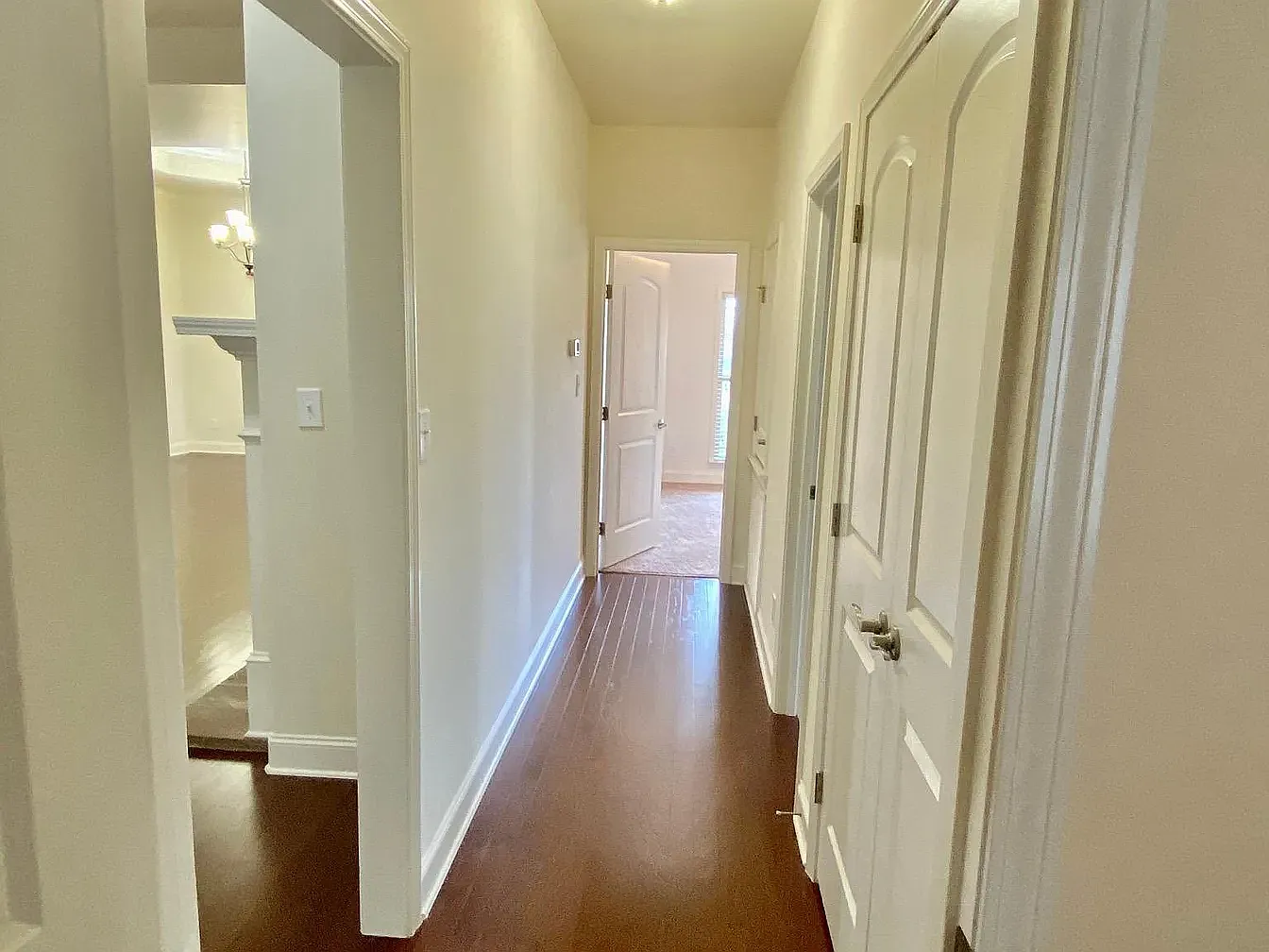 4 bed, 2447 sqft, $2,400 — Photo 4