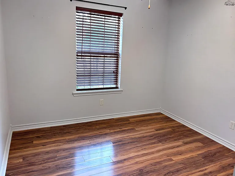 100 Kaitlin St — Photo 8