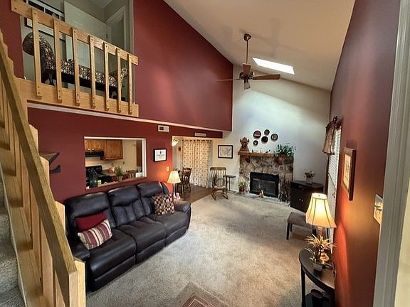 2nd image of 2094 Foxknoll Dr