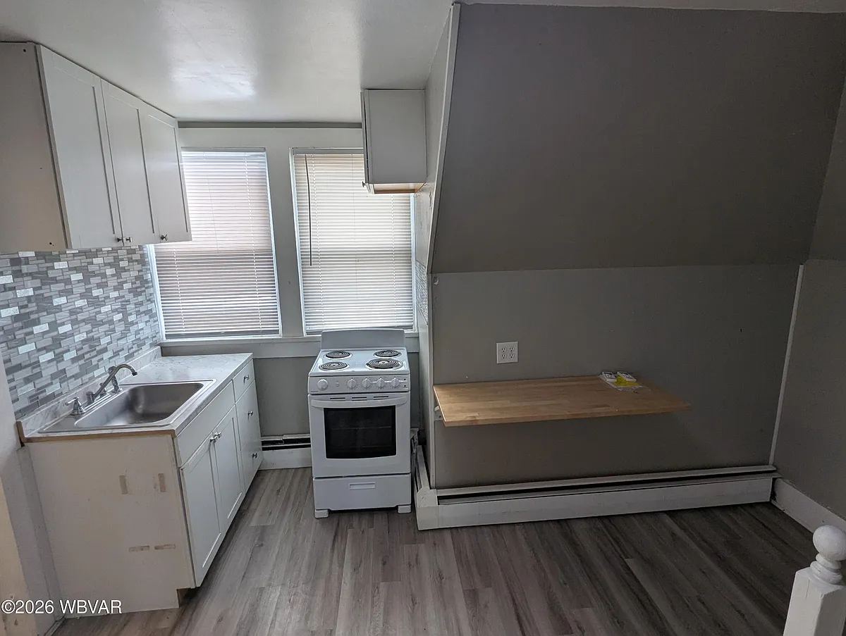 Building Photo - 200 E Bald Eagle St #3