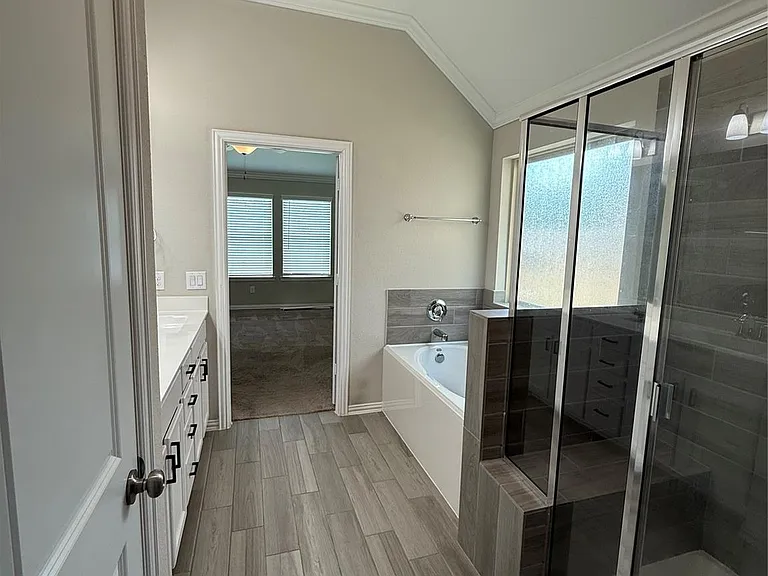 1562 Ancient Oak Ln — Photo 14