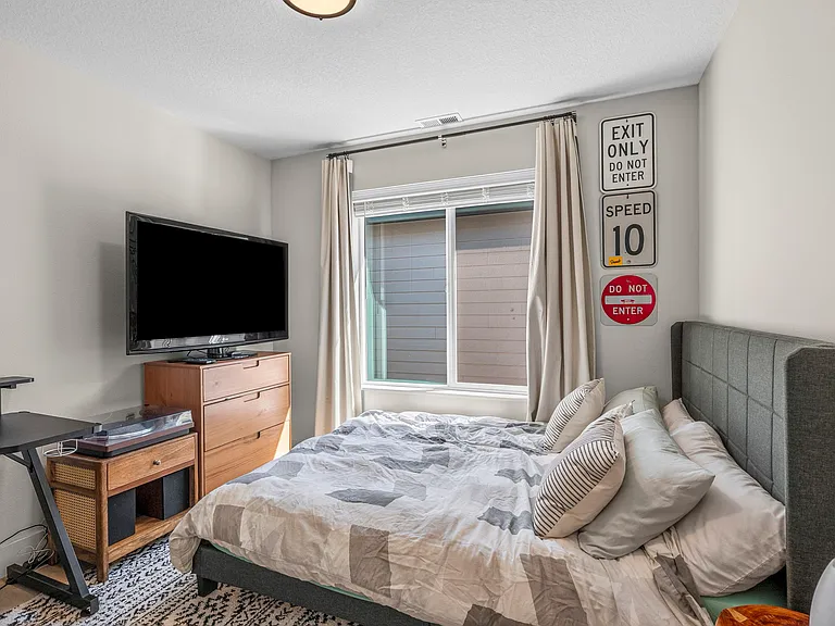 10001 NE 44th Ct — Photo 23