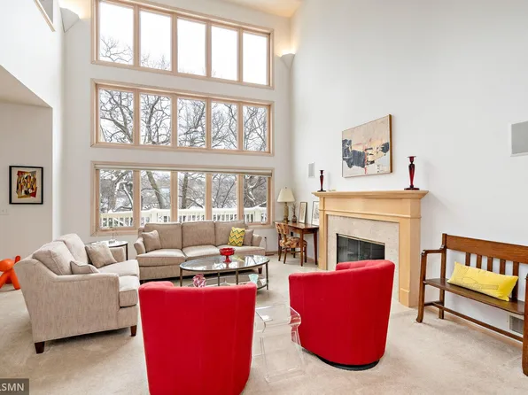 2073 Sherwood Ln, Minnetonka, MN 55305