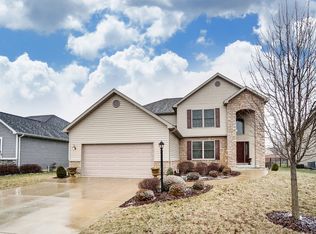 1131 Pond View Dr, Troy, OH 45373