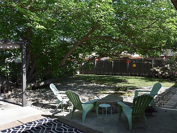 3rd image of 2600 Royal Oaks Dr