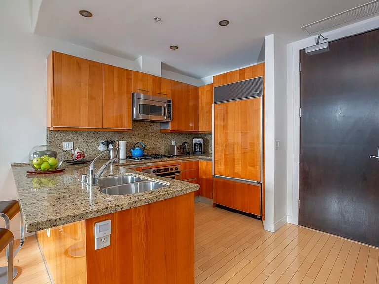 550 Front St #907 — Photo 12