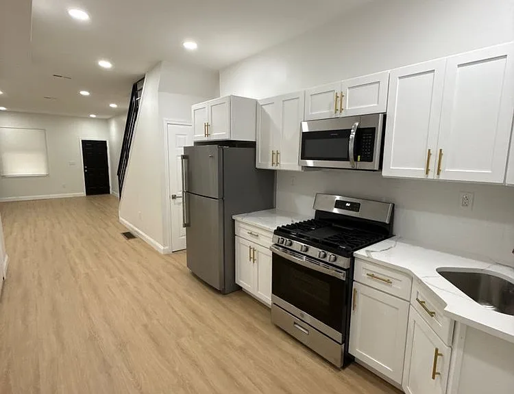 5241 Pulaski Ave — Photo 5