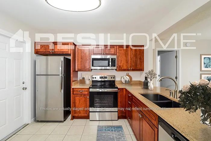 3 bed, 2.0 bath, 1120 sqft, $2,035 — Photo 2
