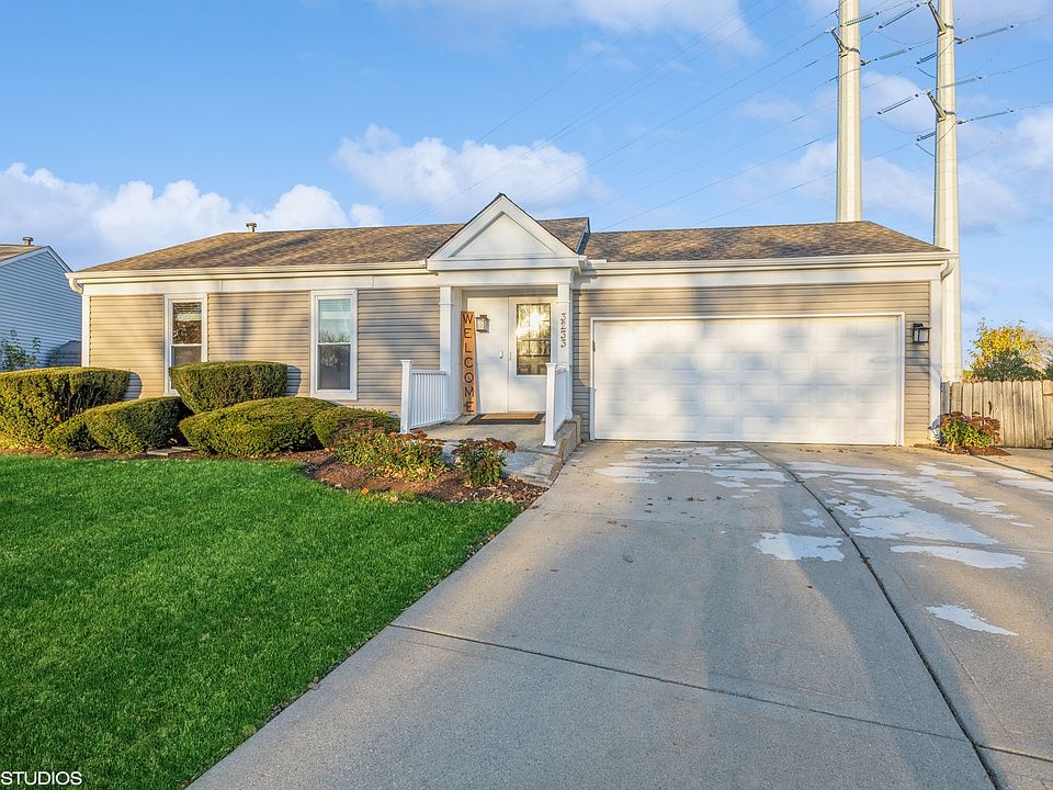 1st image of 3233 Blaine Ct E