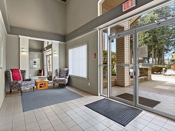 4th image of 2772 Clearbrook Rd #401