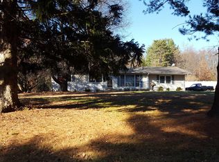 213 Dee Dee Dr, Glen Gardner, NJ 08826