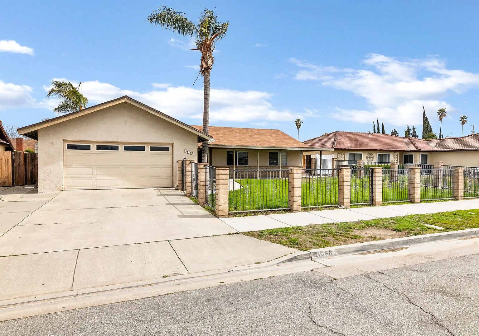 Single Story East Hemet 4 bed, 2 bath Home! — Photo 1