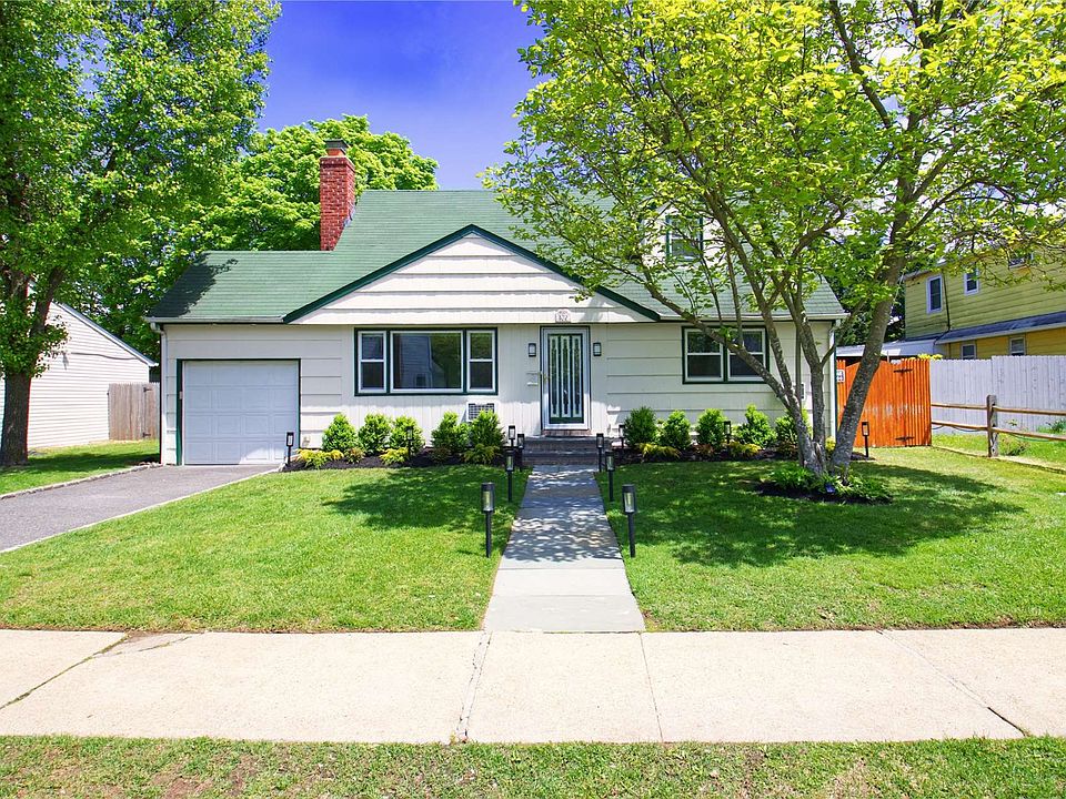 1st image of 102 Radcliff Dr