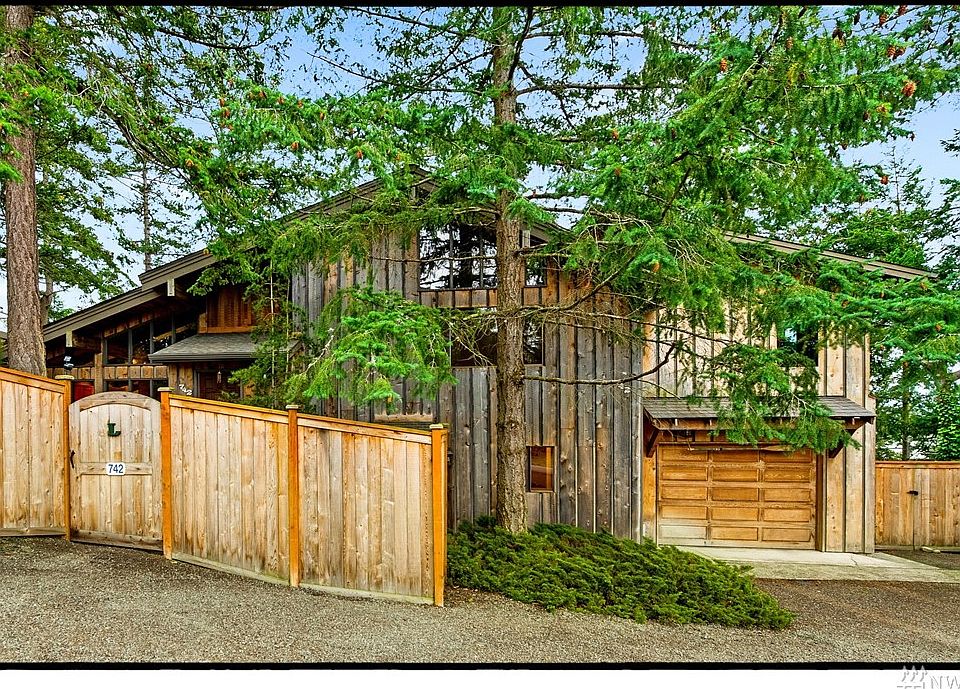 1st image of 742 Tillamuk Dr