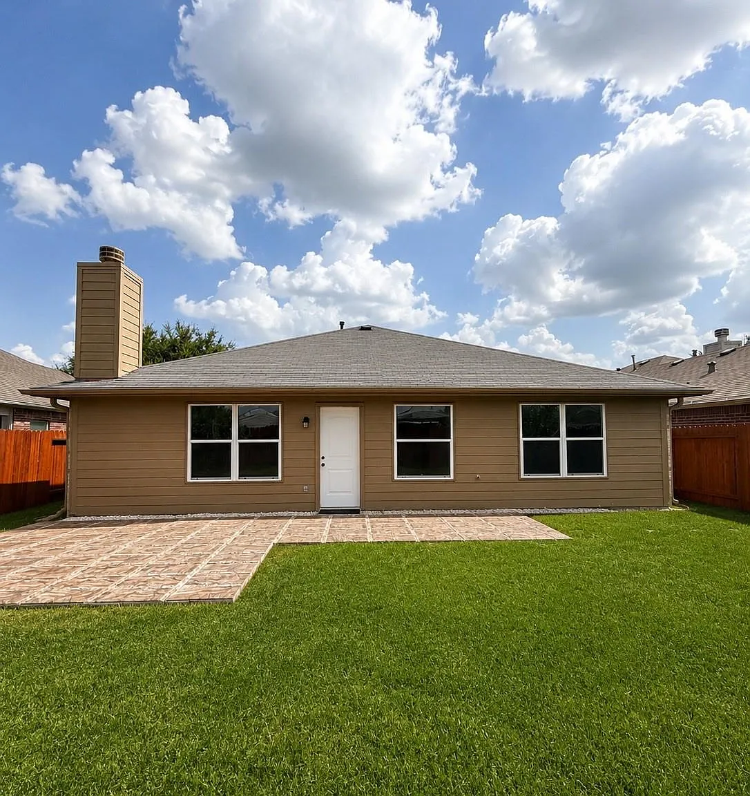 3 bed, 2.0 bath, 1786 sqft, $1,875 — Photo 4