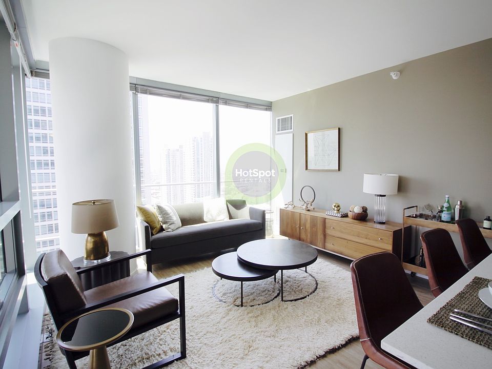 1st image of 343 W Wolf Point Plz #2/2