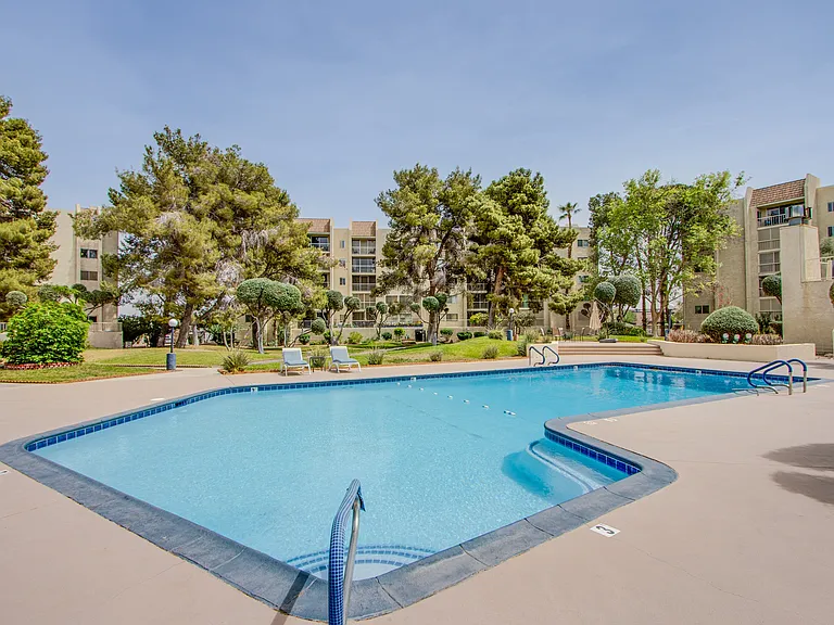S Royal Crest Cir — Photo 19