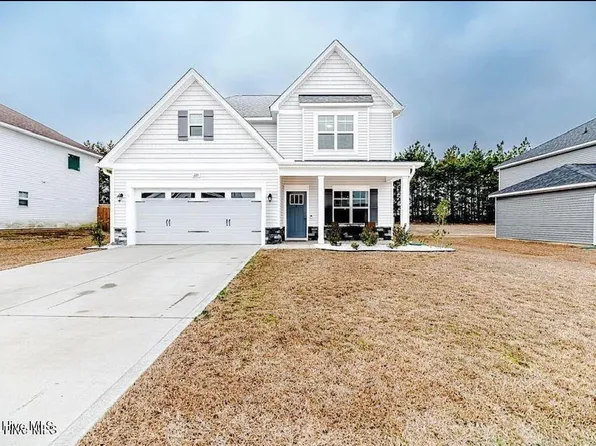 223 Burnside Dr, Raeford, NC 28376