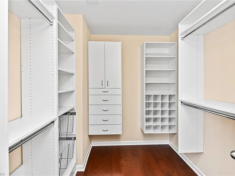 2611 Leighswood Dr — Photo 22