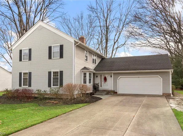 34096 S Side Park Dr, Solon, OH 44139