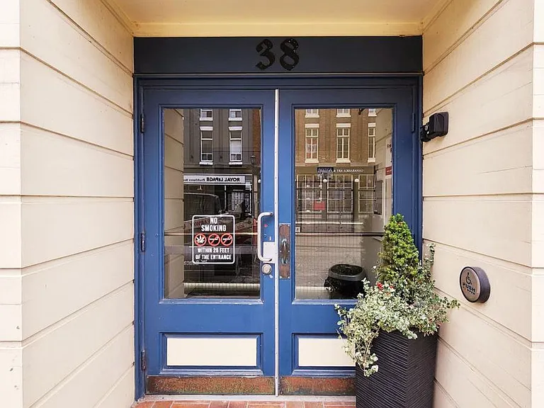 38 Walton St — Photo 2