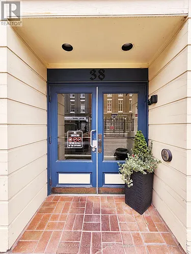 38 Walton St Photo 1