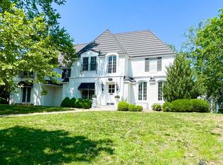 102 Overhill Rd, Salina, KS 67401