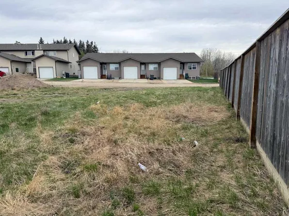 5311 57th Ave, Ponoka, AB T4J 0B1