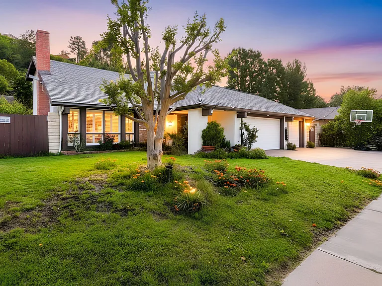 24668 Ebelden Ave — Photo 4